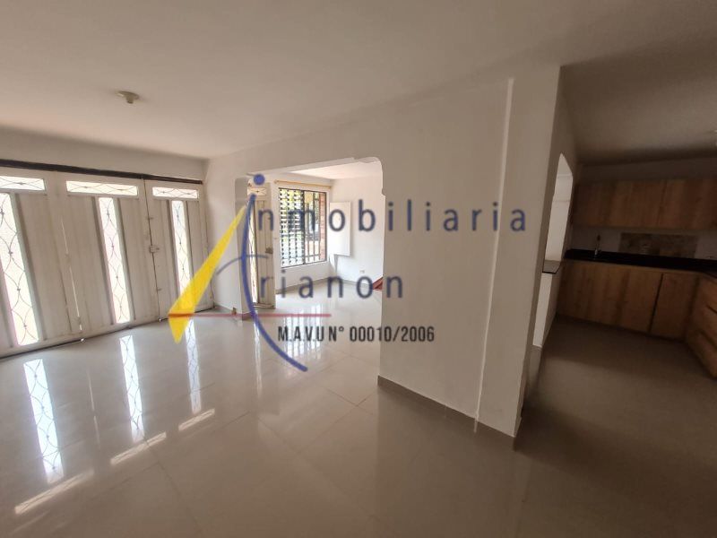 Oficina en arriendo Antioquia Medellín Miravalle 120 m2 Habitaciones 0 Baños 3 Garajes 1 Precio $3300000