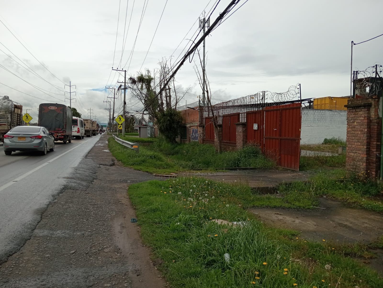 Bodega en arriendo o venta Cundinamarca Mosquera Ub El Trebol Del Guali Et Ii 60 m2 Habitaciones 0 Baños 1 Garajes 6 Precio venta $12000000 Precio arriendo $12000000