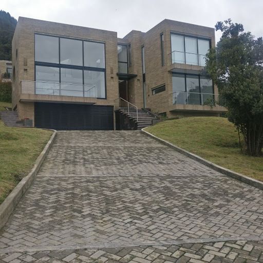 Casa en venta Cundinamarca La Calera La Calera 450 m2 Habitaciones 4 Baños 5 Garajes 3 Precio $2000000000