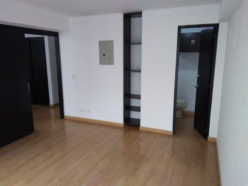 Oficina en venta Cundinamarca Bogotá San Diego 40 m2 Habitaciones 0 Baños 2 Garajes 0 Precio $300000000