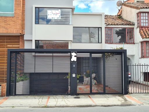Casa en venta Cundinamarca Bogotá Lisboa 300 m2 Habitaciones 3 Baños 4 Garajes 3 Precio $1750000000