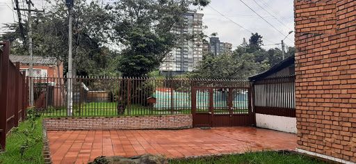 Casa en venta Cundinamarca Bogotá Niza 590 m2 Habitaciones 10 Baños 12 Garajes 4 Precio $1300000000