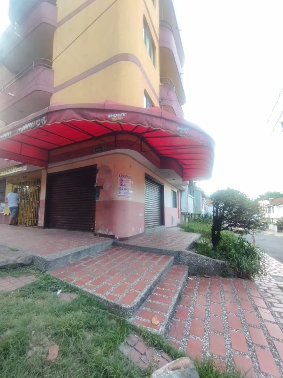 Local Comercial en arriendo Antioquia Medellín Los Alpes 40 m2 Habitaciones 0 Baños 0 Garajes 0 Precio $2000000