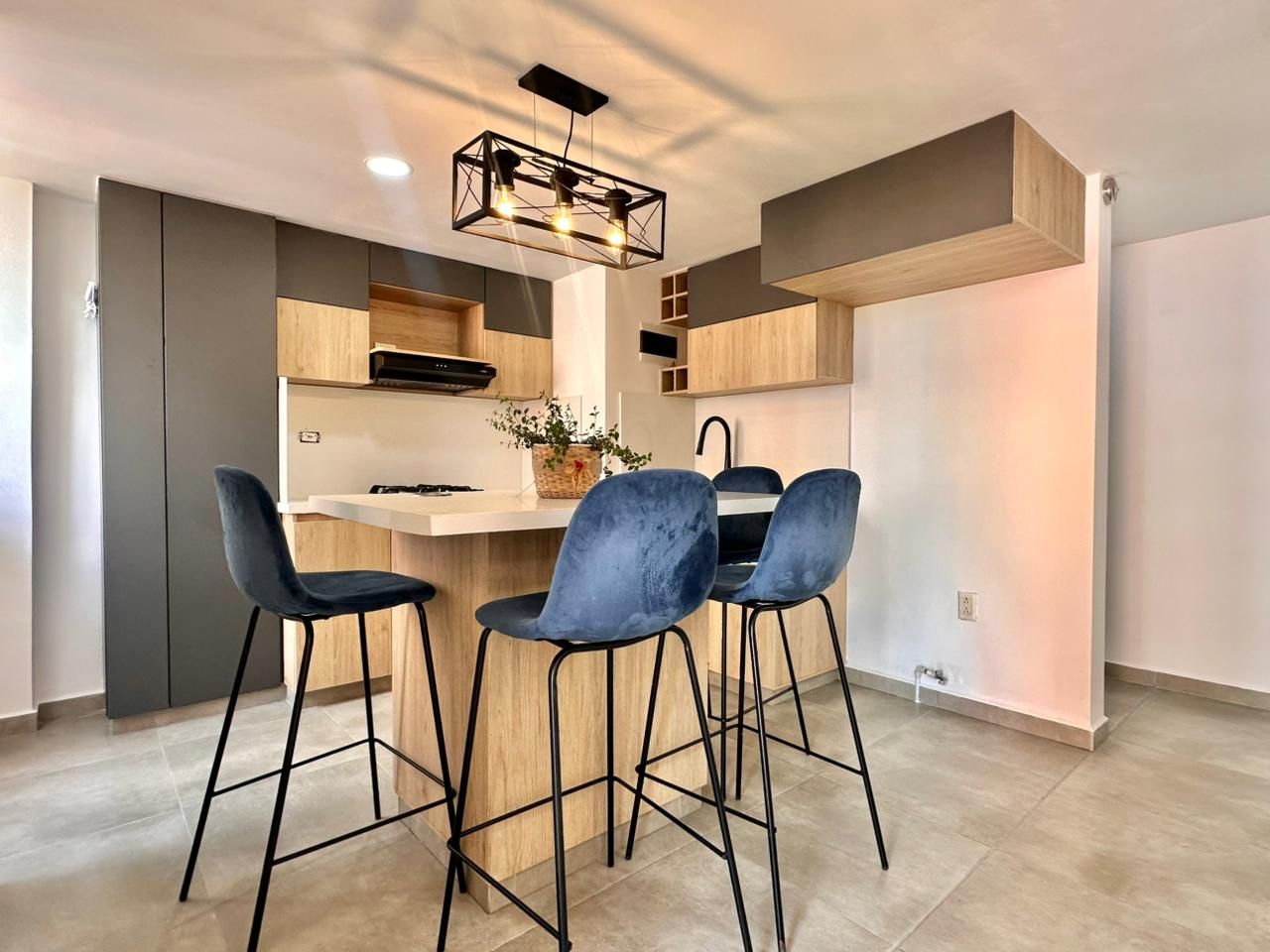 Apartamento en arriendo Antioquia Sabaneta Los Alcázares 60 m2 Habitaciones 3 Baños 2 Garajes 1 Precio $2300000