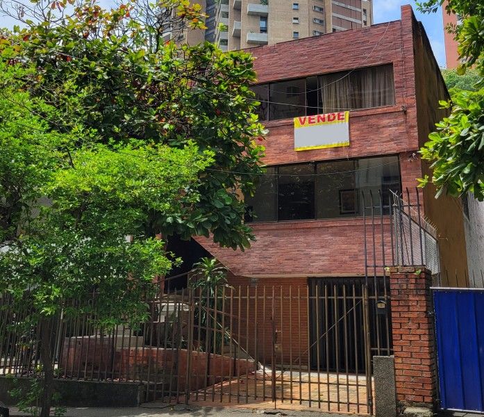 Casa en venta Valle Del Cauca Cali Arboledas 463 m2 Habitaciones 6 Baños 4 Garajes 3 Precio $1300000000