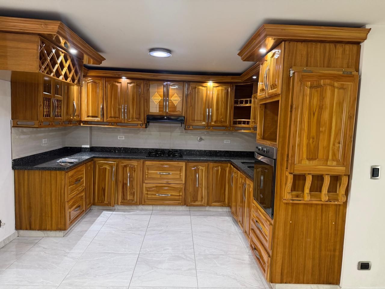 Apartamento en arriendo Antioquia Medellín Belen 210 m2 Habitaciones 6 Baños 4 Garajes 1 Precio $5200000