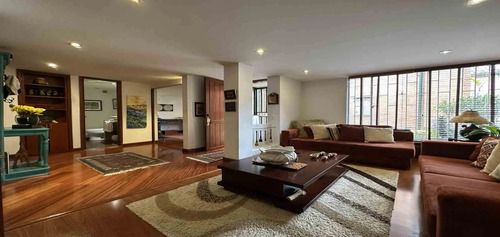 Casa en venta Cundinamarca Bogotá El Contador 234 m2 Habitaciones 5 Baños 2 Garajes 2 Precio $1100000000