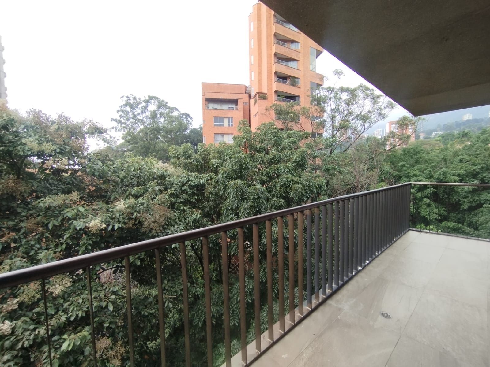 Apartamento en arriendo Antioquia Medellín San Lucas 105 m2 Habitaciones 2 Baños 3 Garajes 2 Precio $4800000