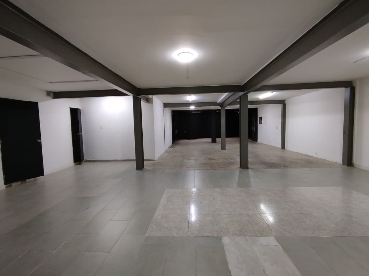 Local en arriendo Cundinamarca Bogotá Quinta Paredes 185 m2 Habitaciones 0 Baños 2 Garajes 0 Precio $16000000