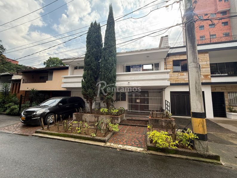 Local en arriendo Antioquia Medellín Rosales 341 m2 Habitaciones 0 Baños 5 Garajes 1 Precio $8700000