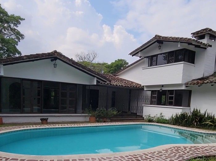 Casa en venta Valle Del Cauca Cali Parcelaciones Pance 313 m2 Habitaciones 4 Baños 3 Garajes 2 Precio $4100000000