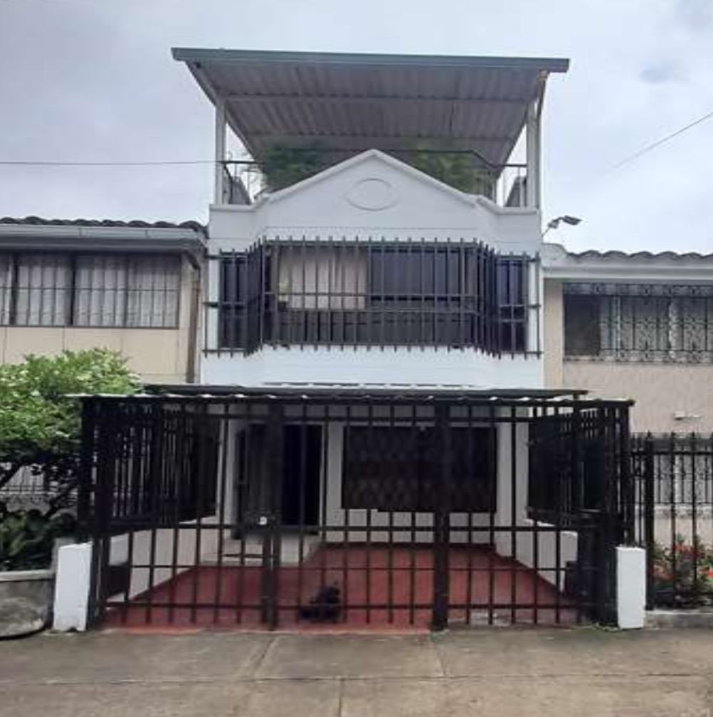 Edificio en venta Valle Del Cauca Cali Prados Del Norte 229 m2 Habitaciones 4 Baños 4 Garajes 1 Precio $569000000