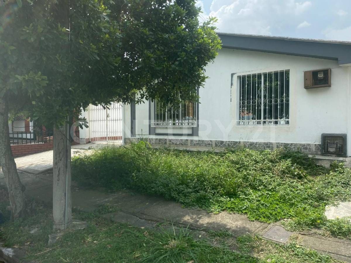 Casa en arriendo Valle Del Cauca Cali Vipasa 288 m2 Habitaciones 4 Baños 2 Garajes 2 Precio $2600000