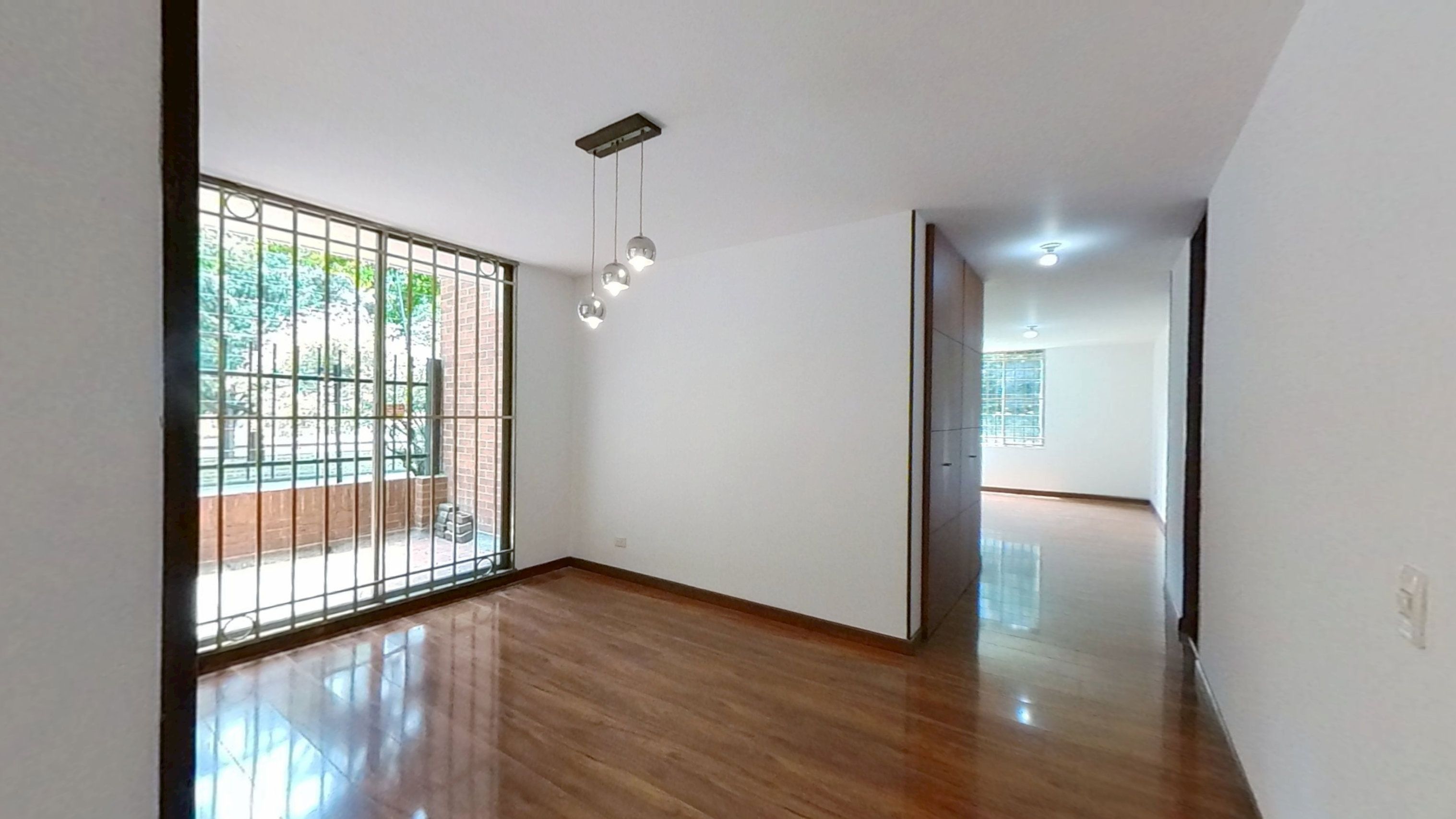 Apartamento en venta Cundinamarca Bogotá El Plan - Edif Cuzesar Rosetti 123 m2 Habitaciones 3 Baños 2 Garajes 1 Precio $688000000