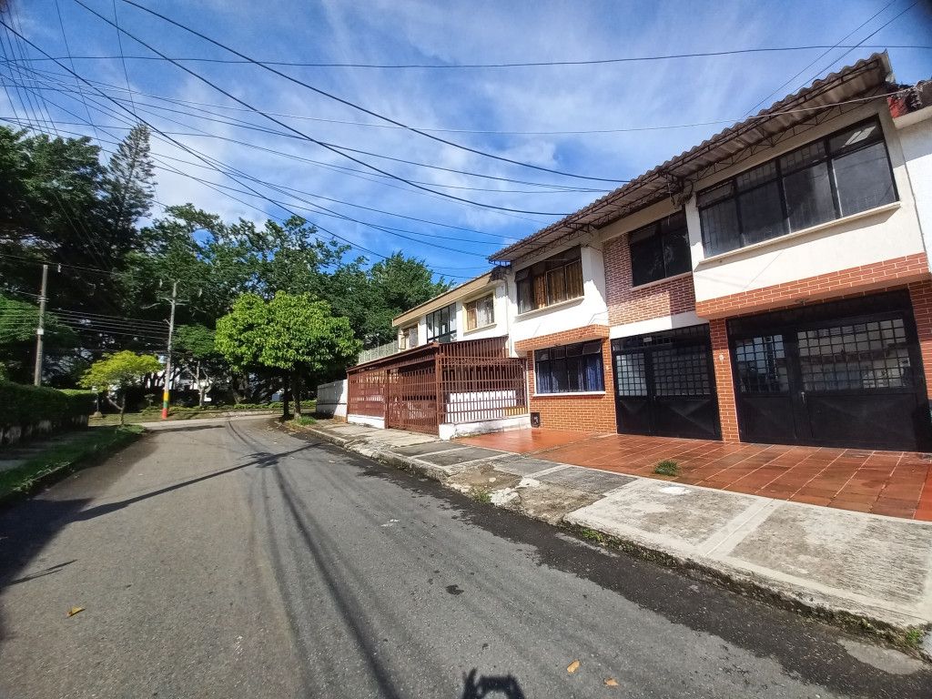 Casa en arriendo Tolima Ibagué Castellana 140 m2 Habitaciones 3 Baños 3 Garajes 1 Precio $1450000