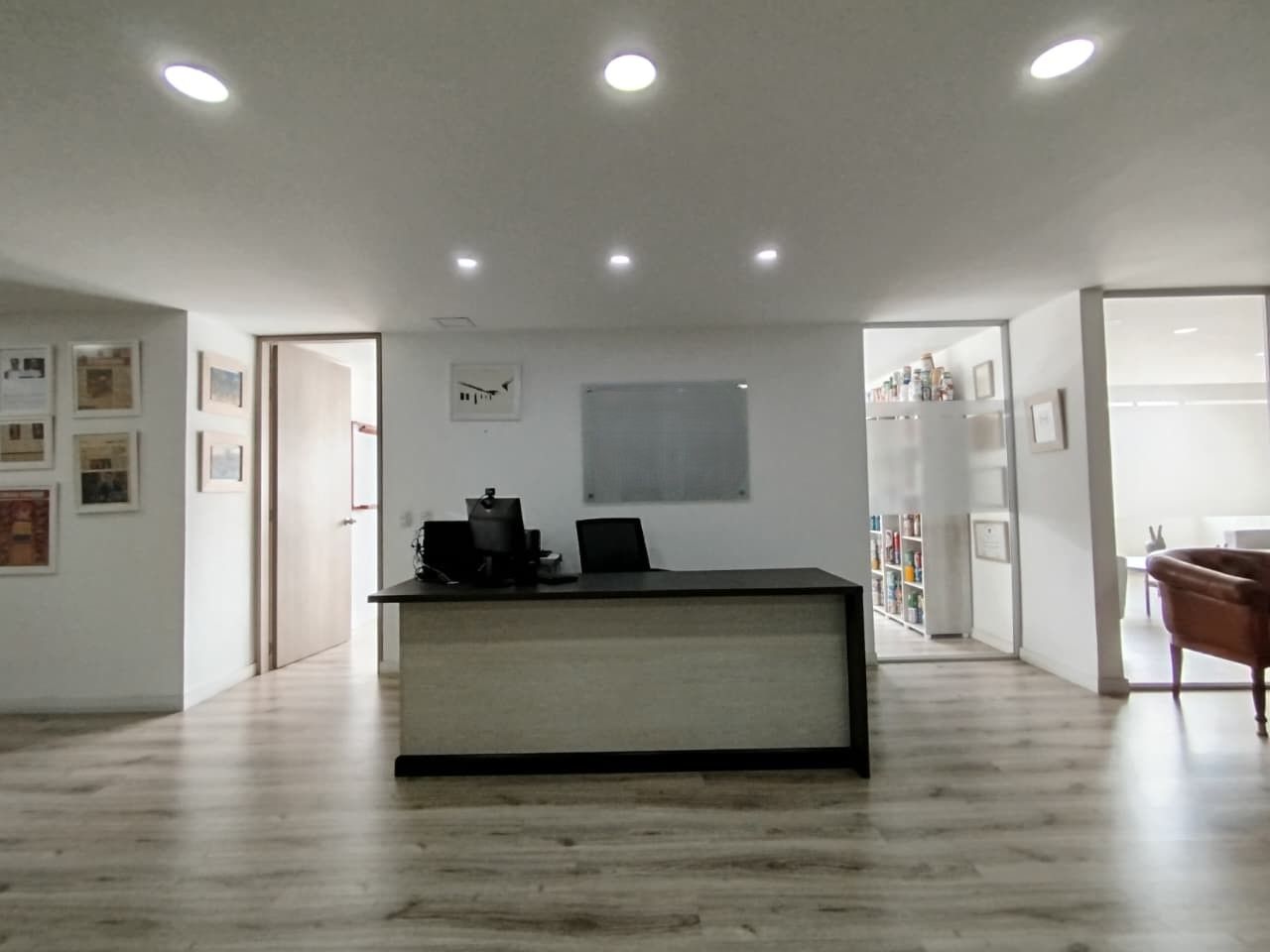 Oficina en arriendo Cundinamarca Bogotá La Catedral 246 m2 Habitaciones 0 Baños 4 Garajes 0 Precio $8500000