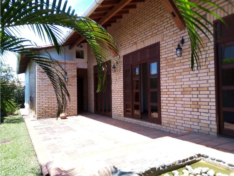Casa en venta Valle Del Cauca Cali Parcelaciones Pance 320 m2 Habitaciones 5 Baños 4 Garajes 6 Precio $1590000000