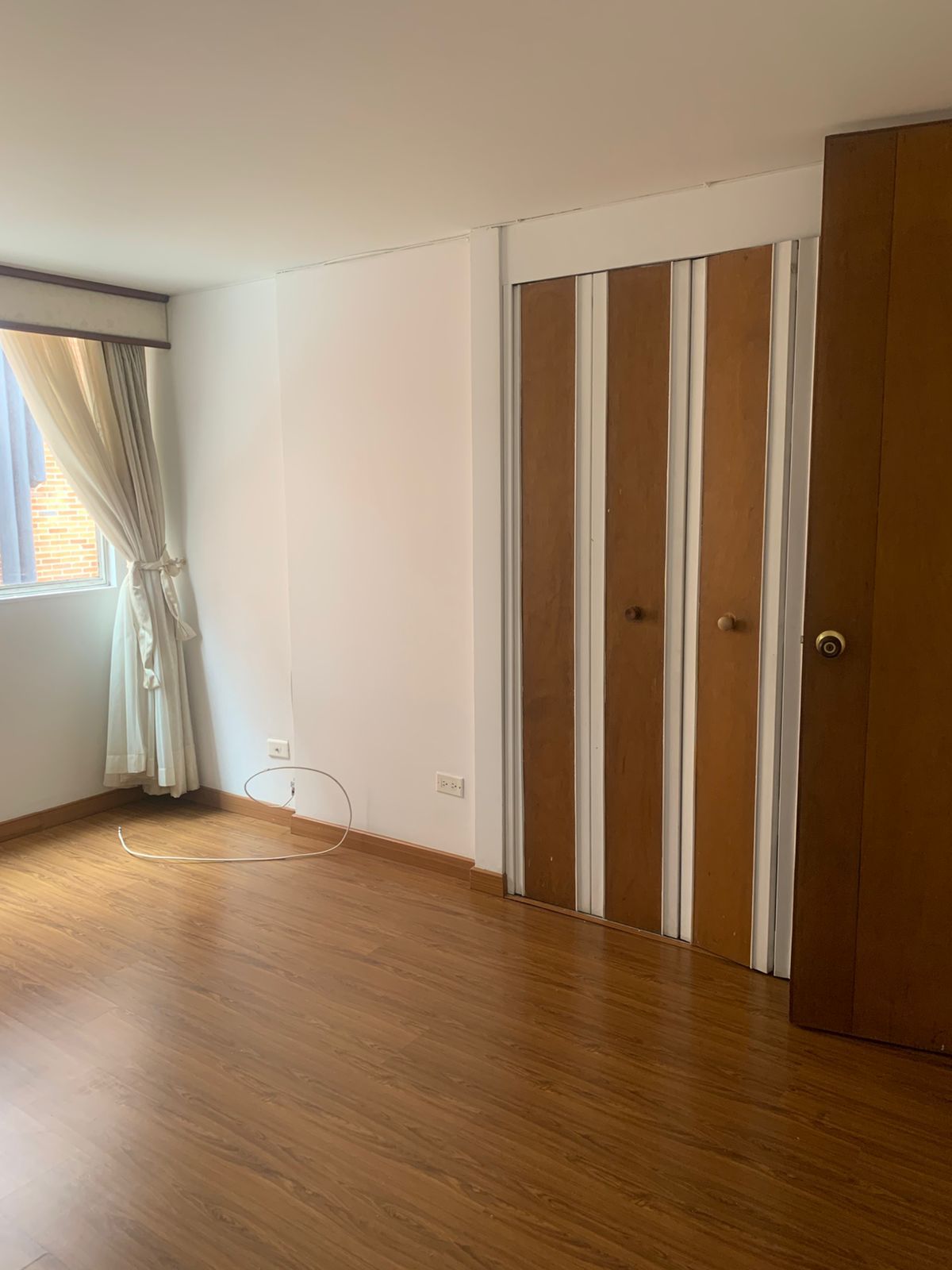 Apartamento en arriendo Cundinamarca Bogotá Las Acasias - Edif Nicolas 76 m2 Habitaciones 3 Baños 3 Garajes 1 Precio $2000000