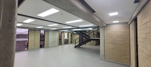 Oficina en arriendo Antioquia Medellín Guayabal 200 m2 Habitaciones 0 Baños 3 Garajes 2 Precio $14000000