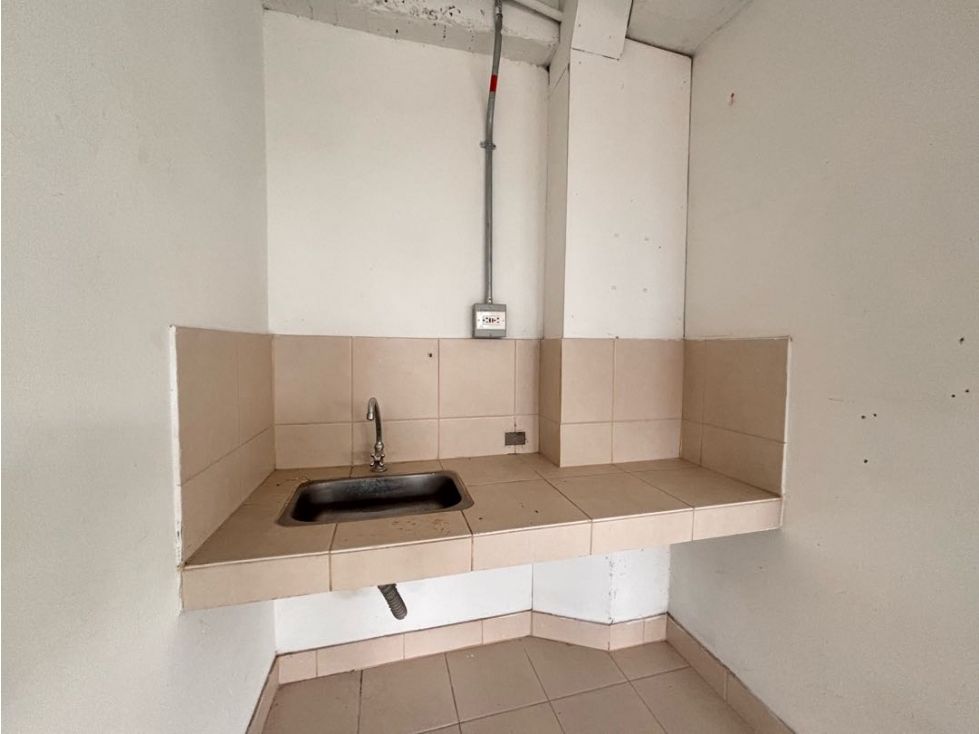 Bodega en arriendo Antioquia Itagüí Cr Kiwi 76 m2 Habitaciones 0 Baños 1 Garajes 0 Precio $1200000