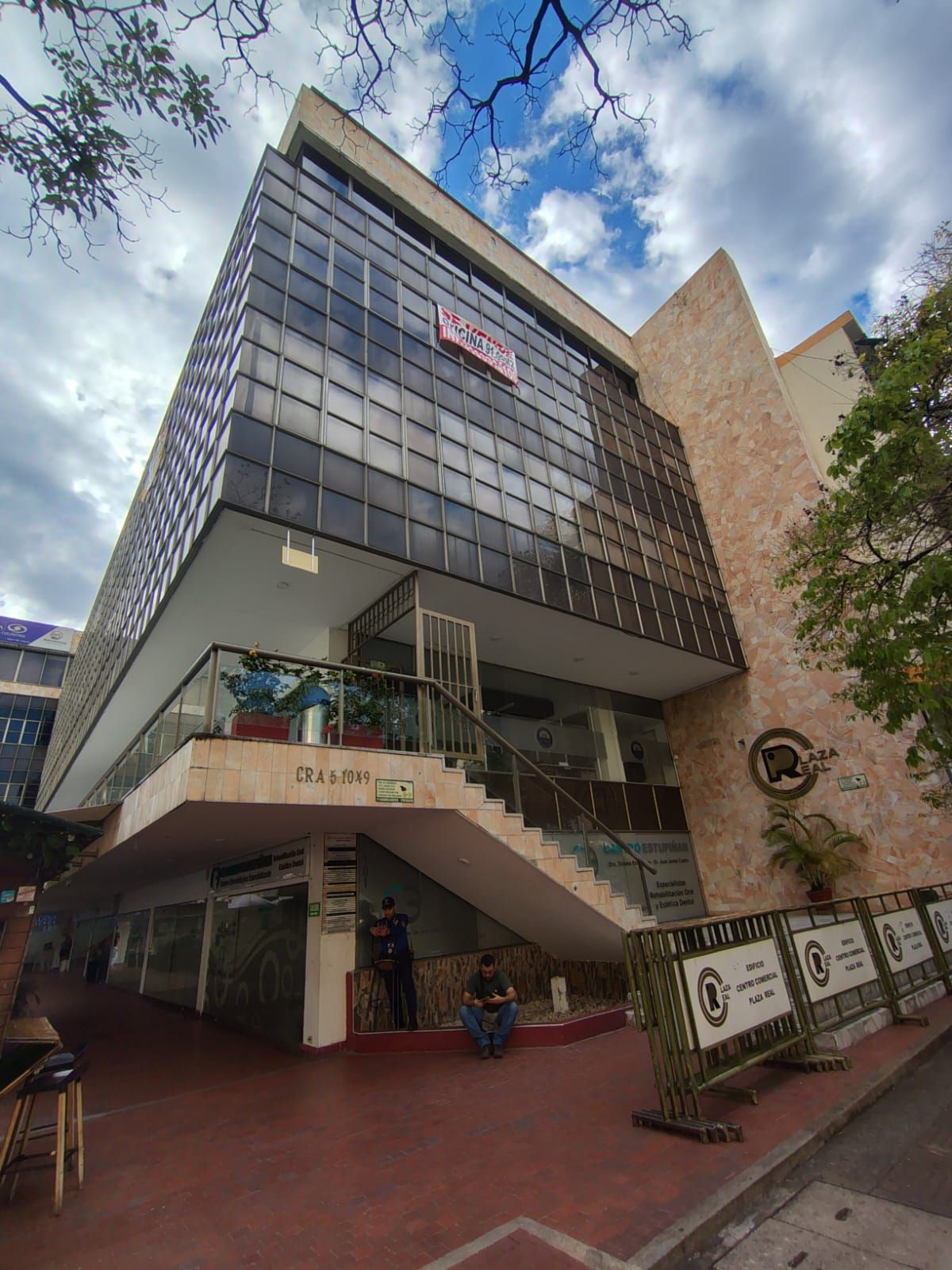 Oficina en venta Huila Neiva Centro 91 m2 Habitaciones 0 Baños 1 Garajes 2 Precio $450000000