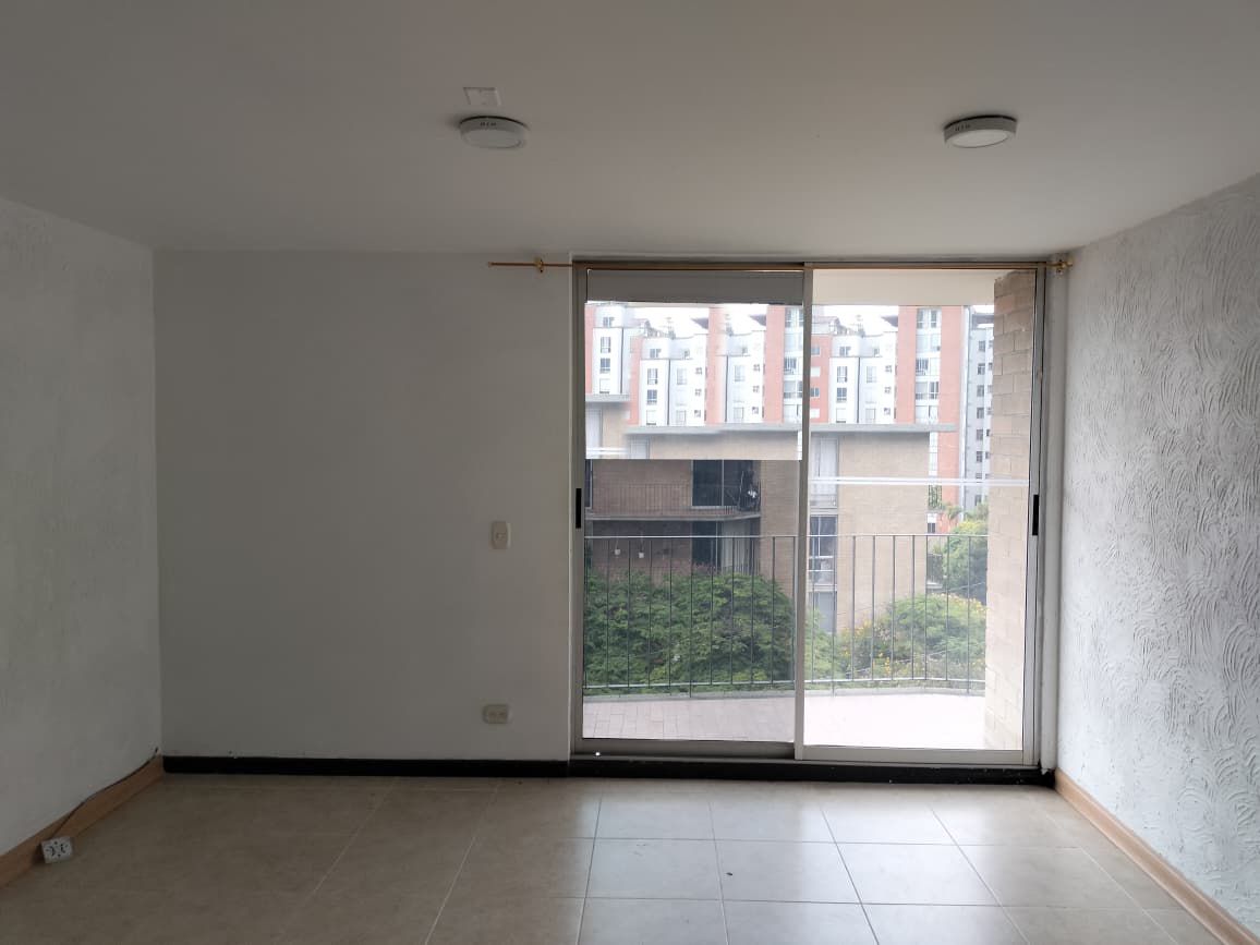 Apartamento en arriendo Antioquia Medellín Villanueva 80 m2 Habitaciones 3 Baños 2 Garajes 1 Precio $3650000