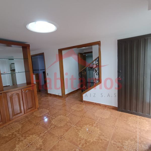 Casa en arriendo Antioquia Envigado El Dorado 110 m2 Habitaciones 3 Baños 4 Garajes 1 Precio $4200000