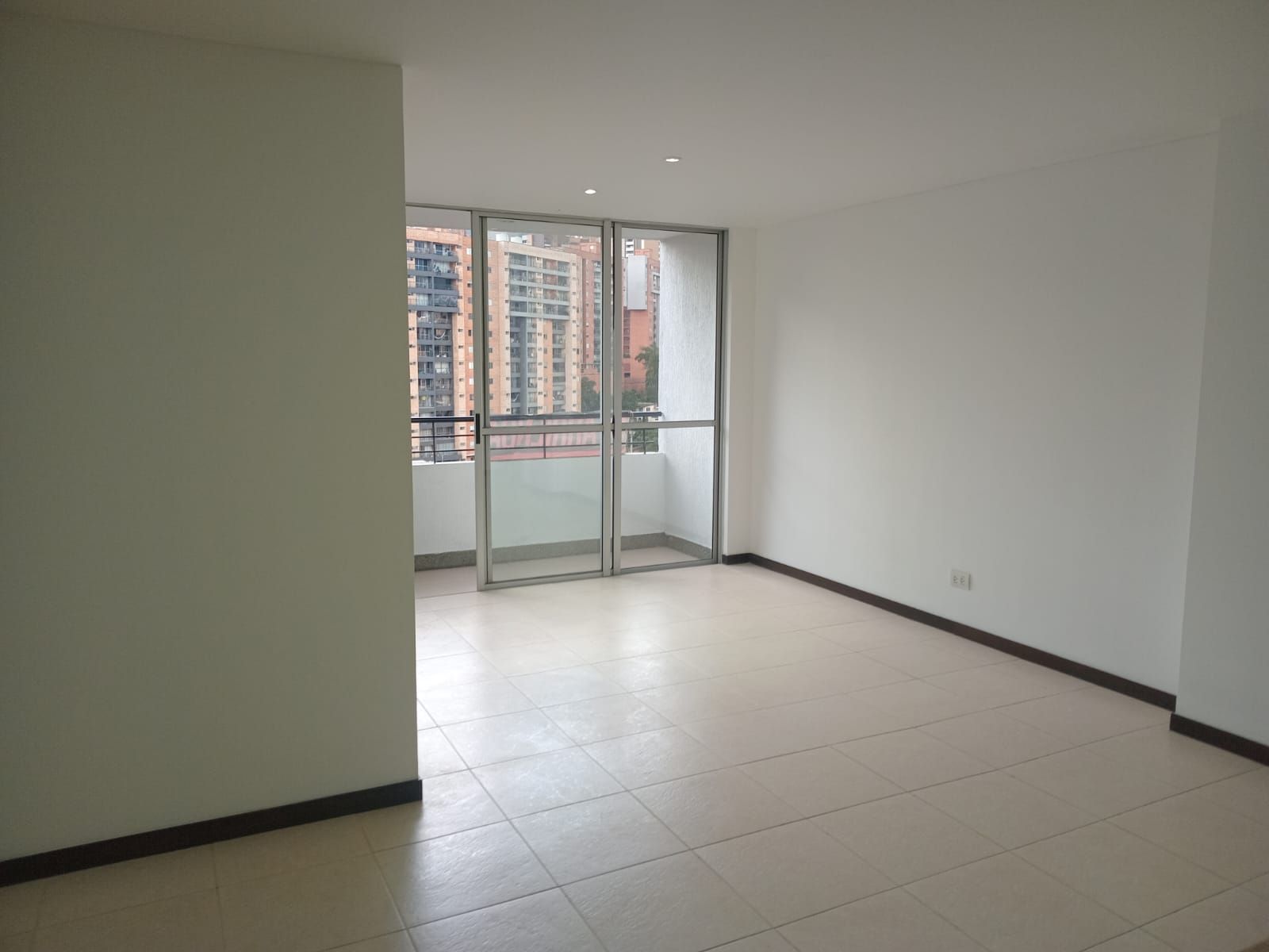 Apartamento en arriendo Antioquia Envigado Villa Grande 60 m2 Habitaciones 2 Baños 2 Garajes 1 Precio $3250000