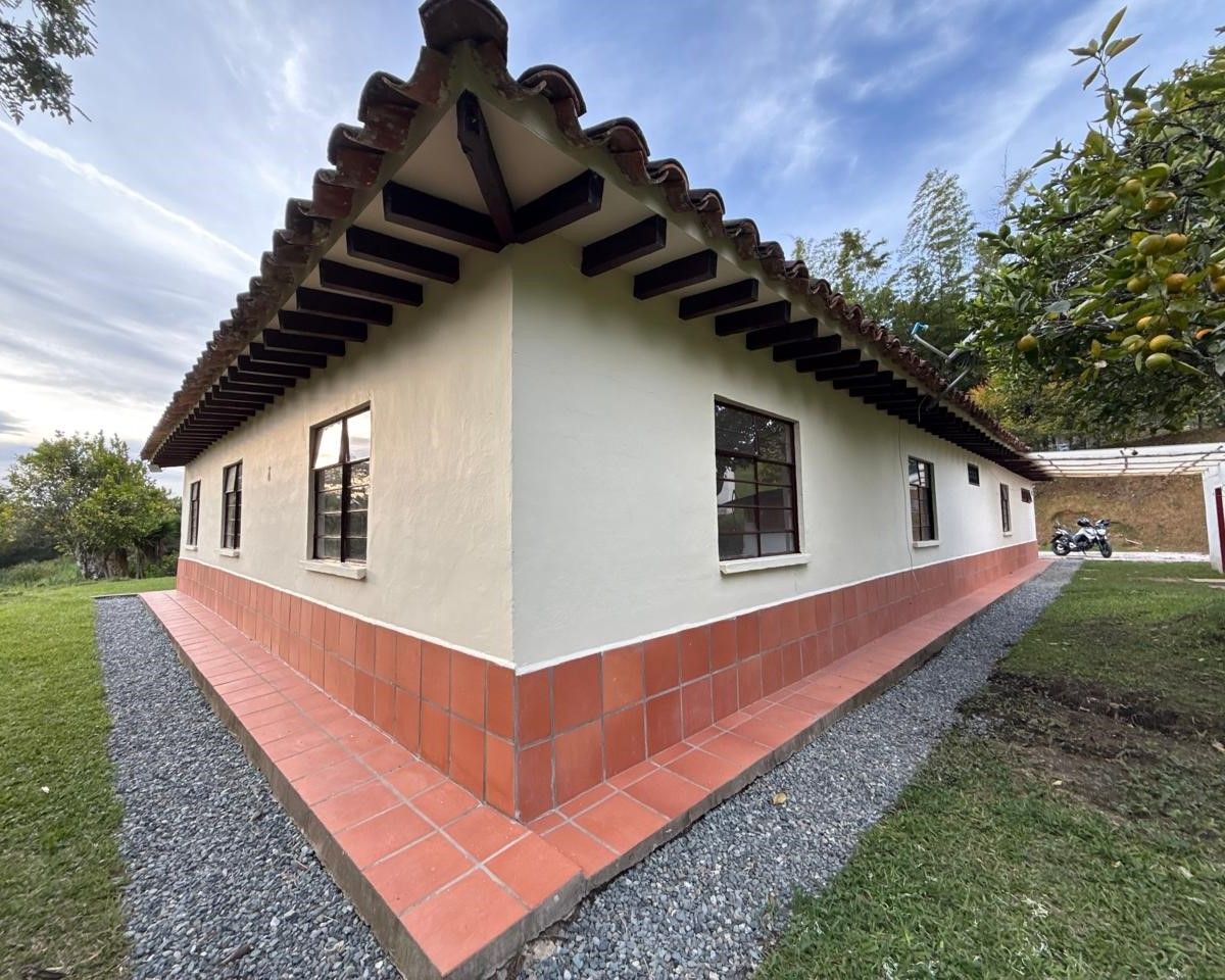 Casa en arriendo Antioquia Marinilla La Industrial 200 m2 Habitaciones 5 Baños 3 Garajes 1 Precio $3700000