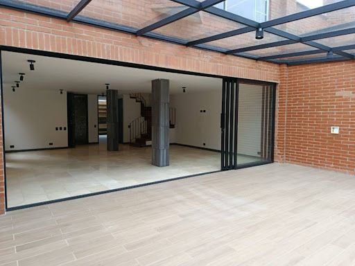 Casa en arriendo Antioquia Envigado Loma De Las Brujas 310 m2 Habitaciones 3 Baños 4 Garajes 2 Precio $12300000