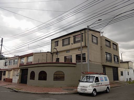 Casa en arriendo Cundinamarca Bogotá Bonanza 165 m2 Habitaciones 6 Baños 5 Garajes 4 Precio $7000000
