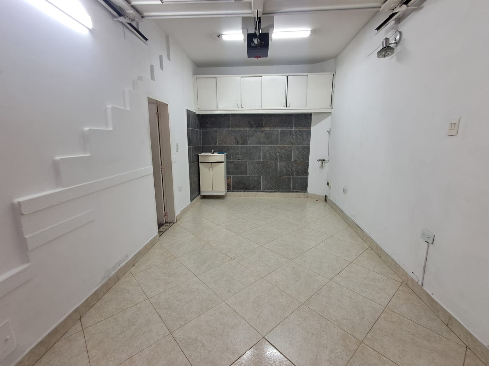 Local en arriendo Antioquia Medellín Santa Teresita 10 m2 Habitaciones 0 Baños 1 Garajes 0 Precio $1300000