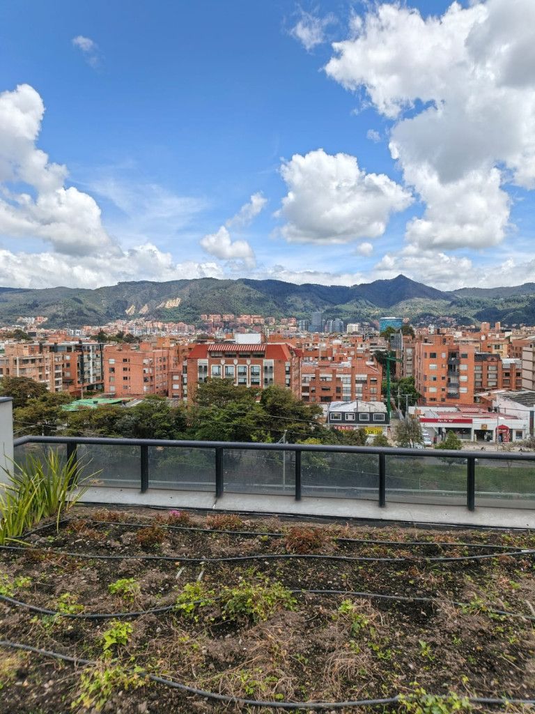 Oficina en venta Cundinamarca Bogotá Estoril 65 m2 Habitaciones 0 Baños 0 Garajes 2 Precio $880000000