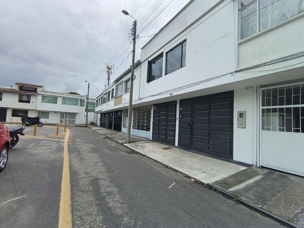 Casa en venta Cundinamarca Bogotá Polo Club 235 m2 Habitaciones 7 Baños 4 Garajes 0 Precio $1195000000