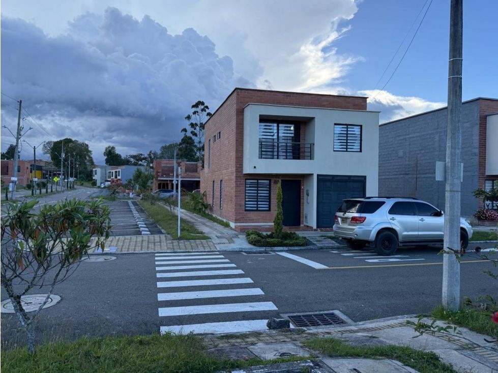 Casa en venta Antioquia El Carmen De Viboral El Carmen De Viboral 165 m2 Habitaciones 3 Baños 4 Garajes 1 Precio $690000000