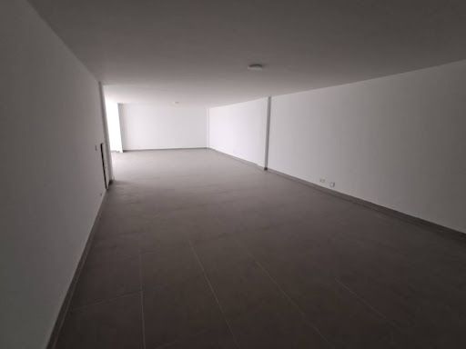Local en arriendo Antioquia Medellín Manila 120 m2 Habitaciones 0 Baños 1 Garajes 0 Precio $8800000