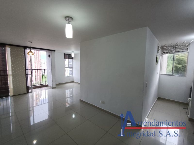 Apartamento en arriendo Antioquia Medellín La Colina 60 m2 Habitaciones 2 Baños 2 Garajes 1 Precio $2100000