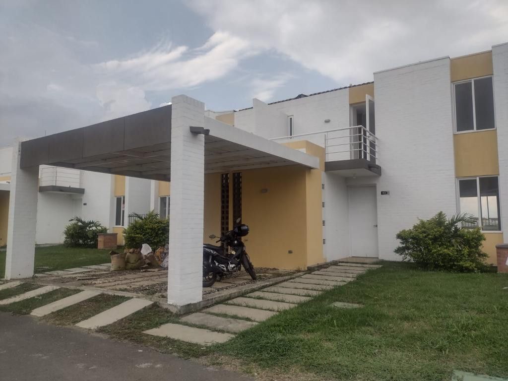 Casa en arriendo Valle Del Cauca Jamundí Libertadores 120 m2 Habitaciones 3 Baños 1 Garajes 1 Precio $2300000