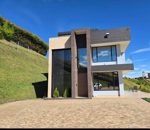 Casa Campestre en venta Antioquia San Vicente San Vicente 320 m2 Habitaciones 4 Baños 4 Garajes 8 Precio $1850000000