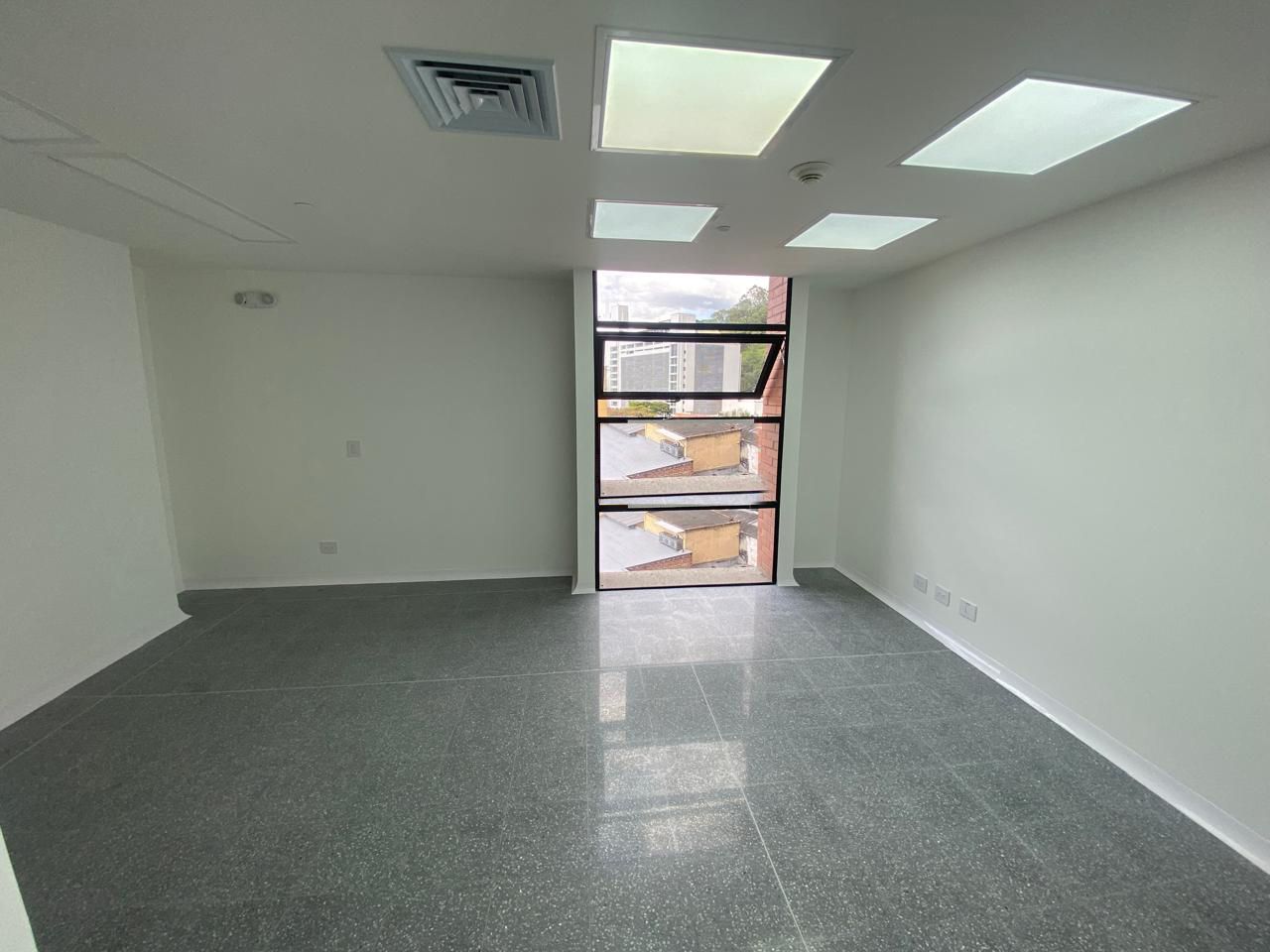 Oficina en venta Antioquia Medellín Perpetuo Socorro 38 m2 Habitaciones 0 Baños 1 Garajes 1 Precio $600000000