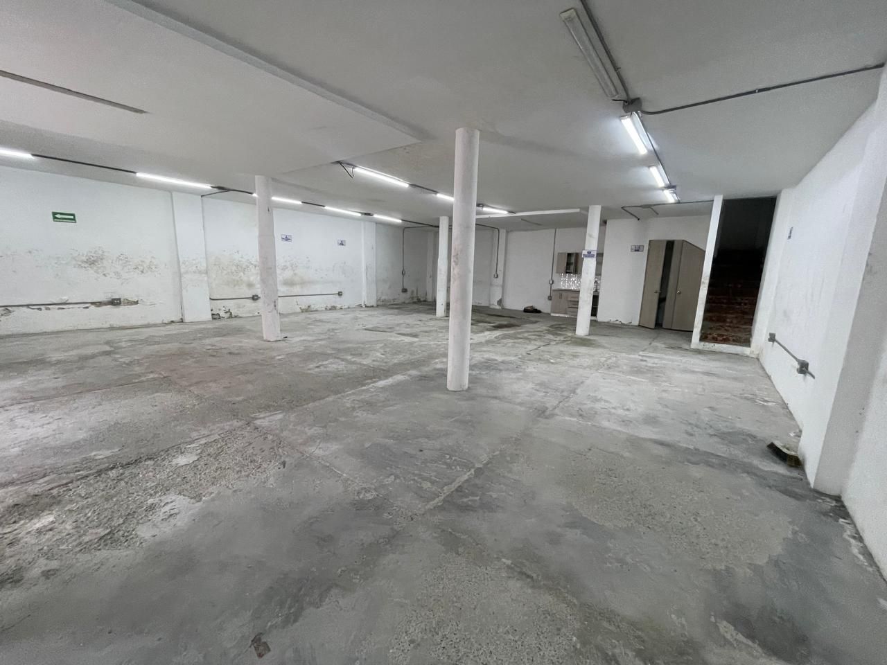 Bodega en arriendo Antioquia Medellín El Chagualo 164 m2 Habitaciones 0 Baños 2 Garajes 0 Precio $8000000