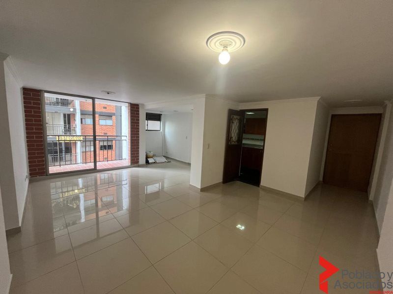 Apartamento en arriendo Antioquia Envigado Jardines 96 m2 Habitaciones 3 Baños 2 Garajes 1 Precio $3800000