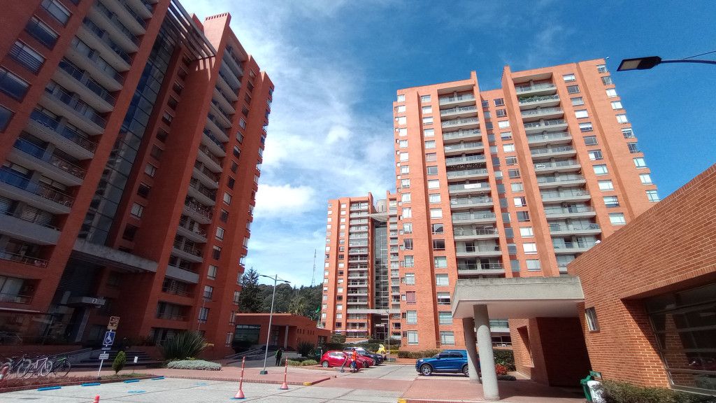 Apartamento en arriendo Cundinamarca Bogotá Gilmar 195 m2 Habitaciones 3 Baños 5 Garajes 2 Precio $6349300