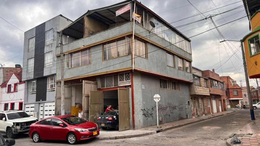 Casa en venta Cundinamarca Bogotá San Antonio De Padua 332 m2 Habitaciones 6 Baños 5 Garajes 4 Precio $720000000