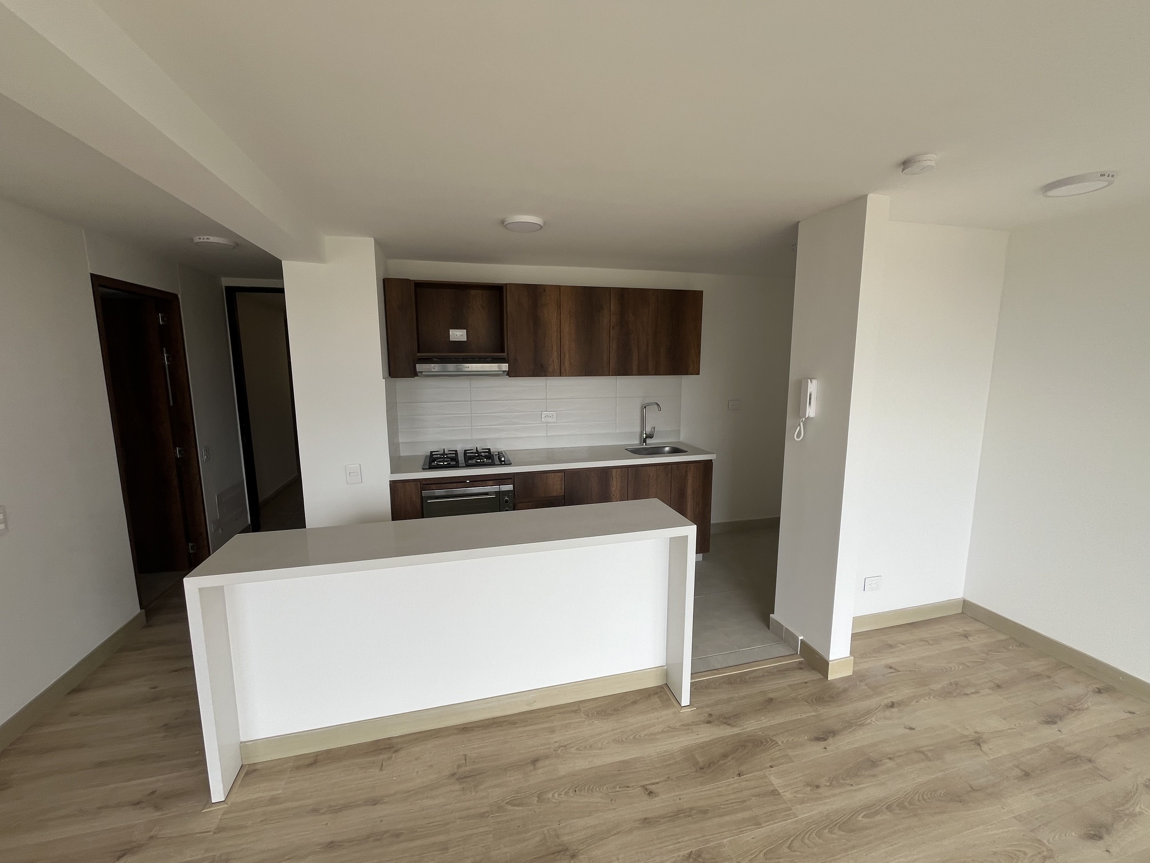Apartamento en arriendo o venta Cundinamarca Bogotá El Cerezo 73 m2 Habitaciones 2 Baños 2 Garajes 1 Precio venta $610000000 Precio arriendo $2750000