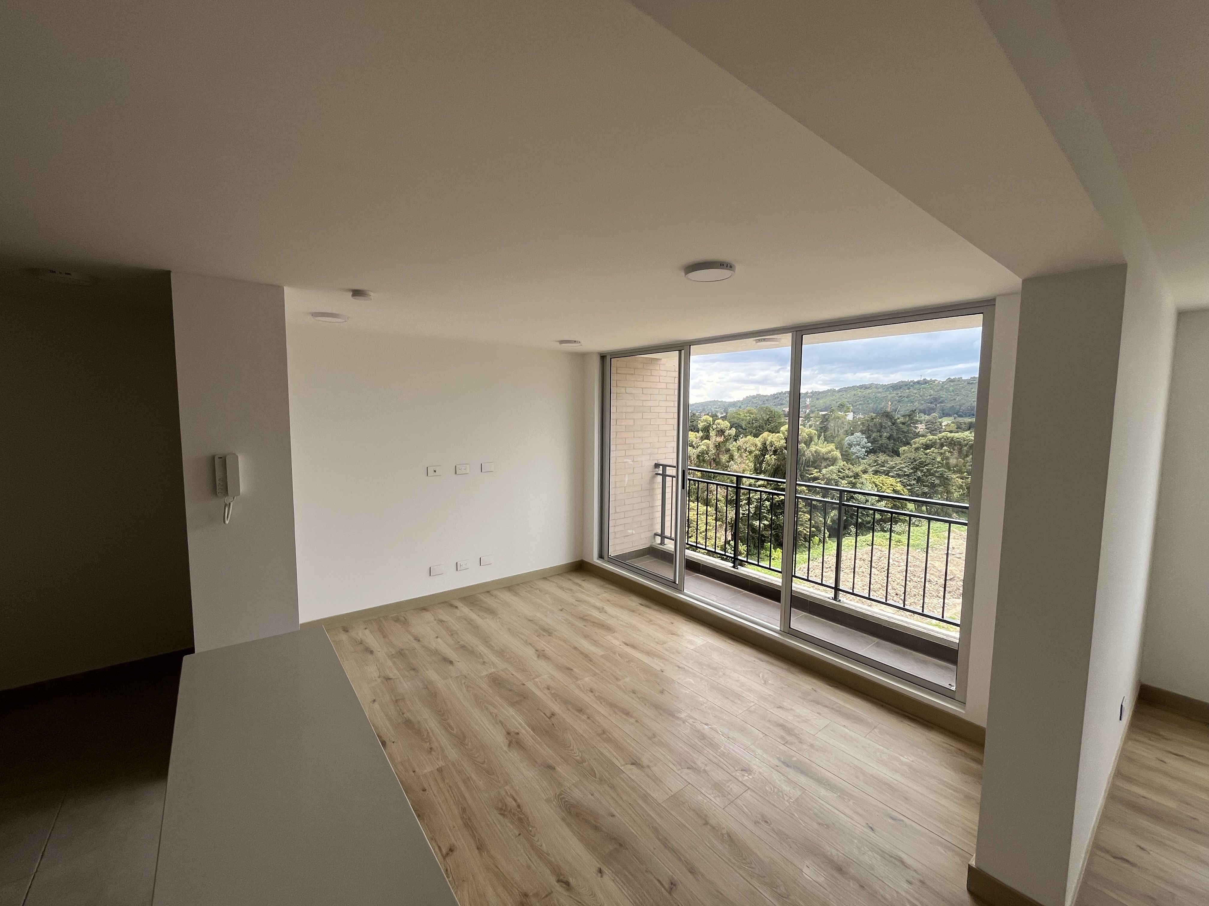 Apartamento en arriendo o venta Cundinamarca Bogotá El Cerezo 73 m2 Habitaciones 2 Baños 2 Garajes 1 Precio venta $620000000 Precio arriendo $2850000