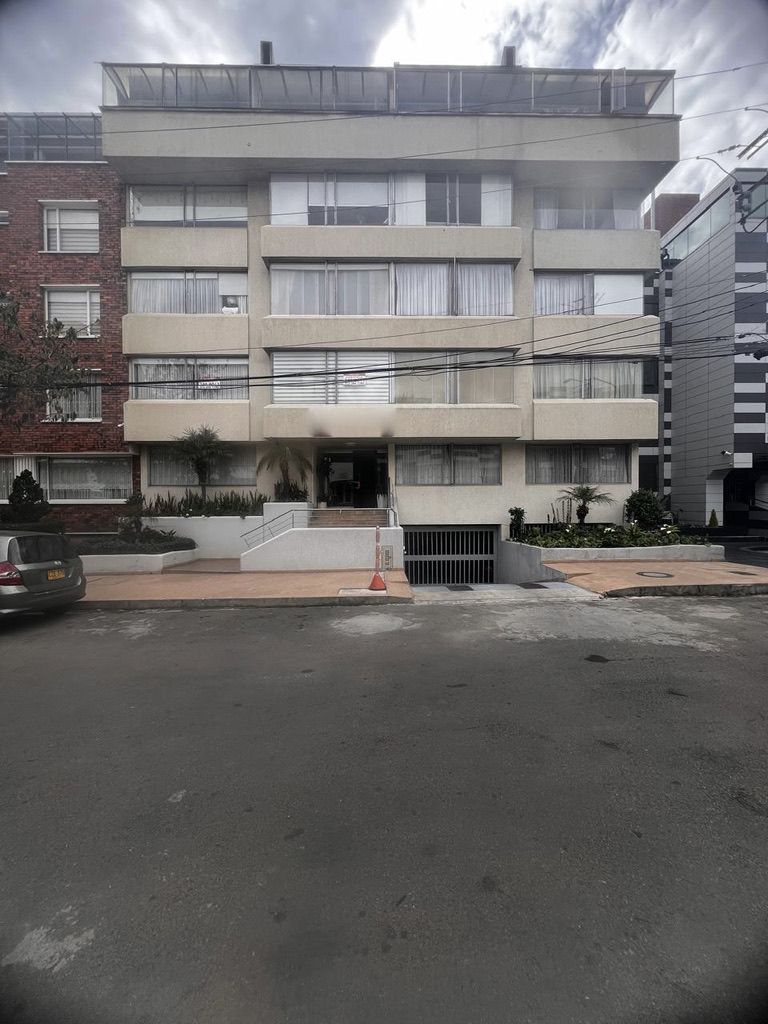 Apartamento en arriendo Cundinamarca Bogotá Santa Barbara Central 86 m2 Habitaciones 2 Baños 3 Garajes 1 Precio $3800000