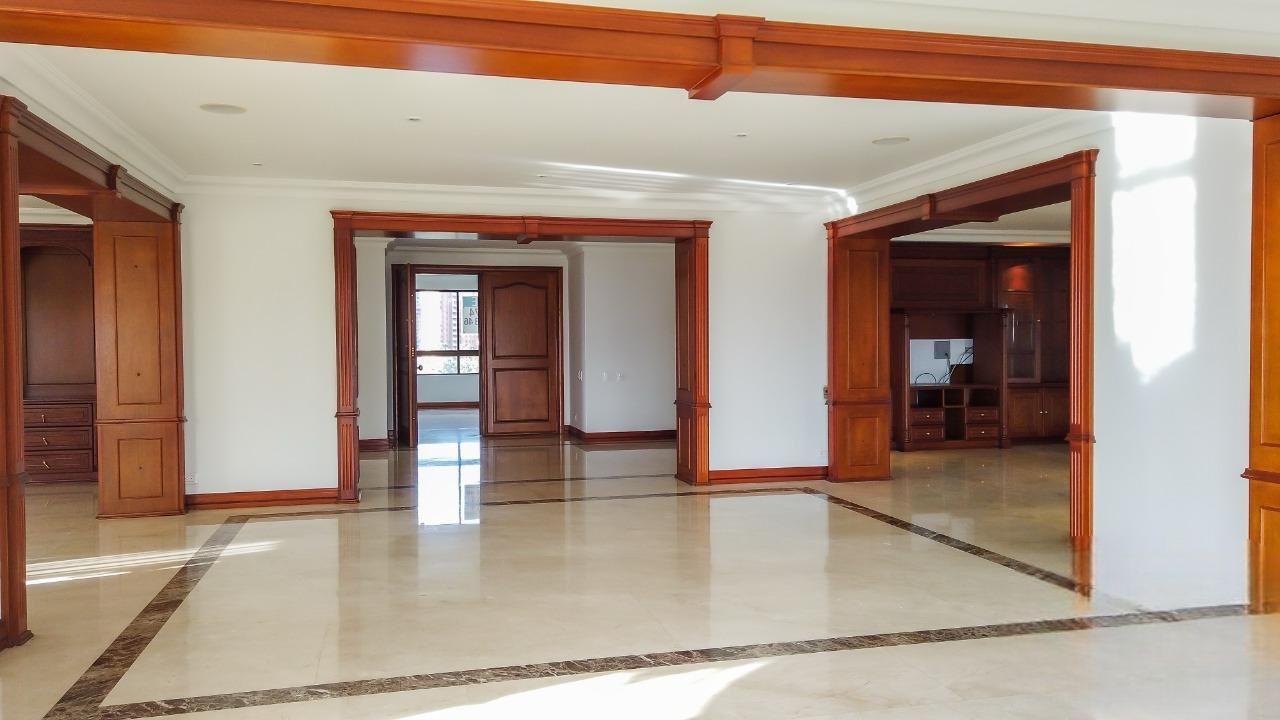 Apartamento en arriendo Antioquia Medellín El Tesoro 425 m2 Habitaciones 4 Baños 6 Garajes 3 Precio $15000000