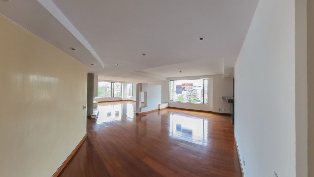 Apartamento en arriendo Cundinamarca Bogotá San Patricio 350 m2 Habitaciones 5 Baños 5 Garajes 4 Precio $14700000