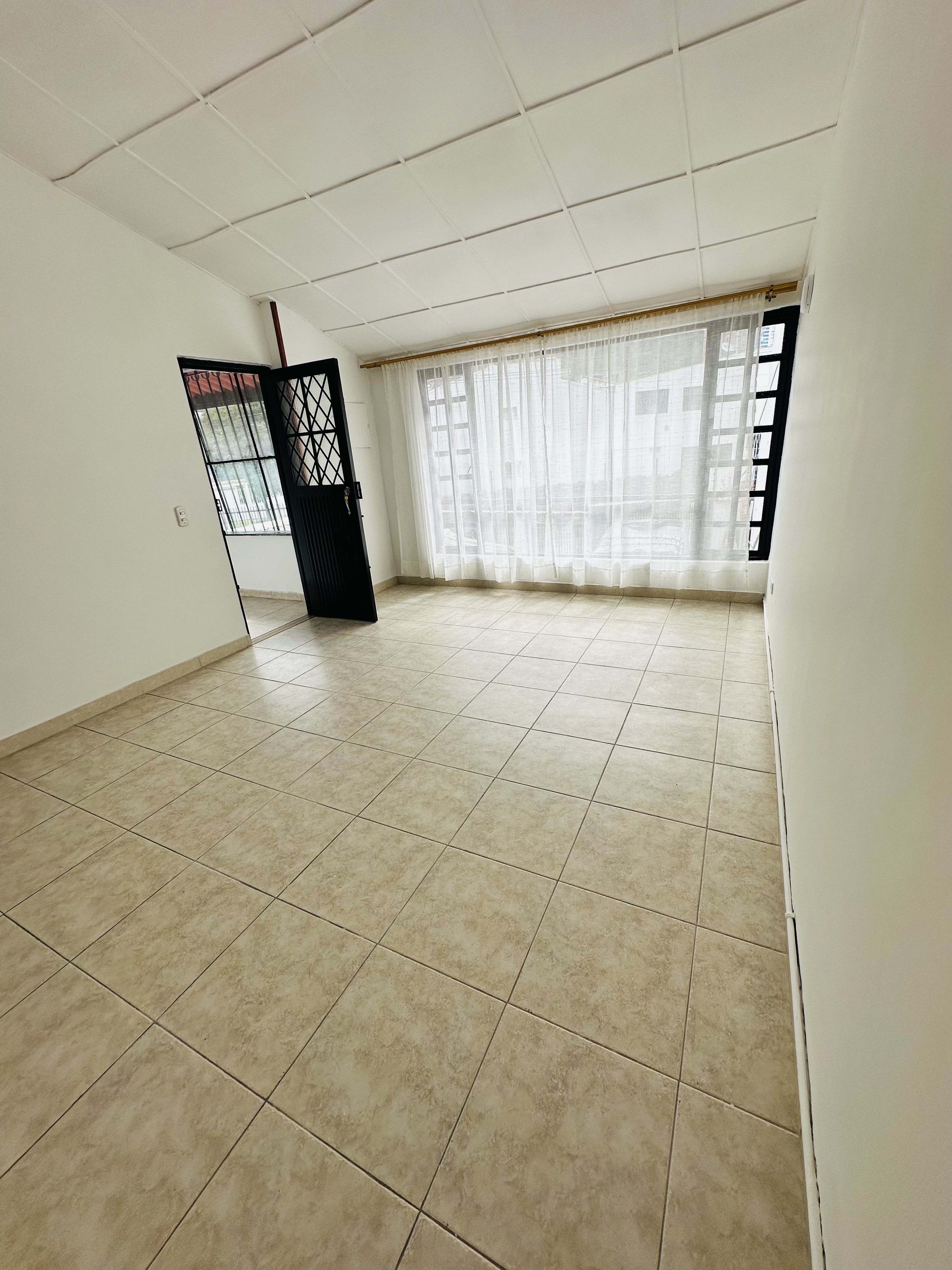 Apartamento en arriendo Cundinamarca Bogotá Cedro Salazar 72 m2 Habitaciones 4 Baños 2 Garajes 0 Precio $1800000